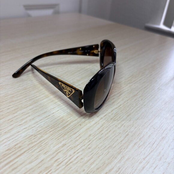 Authentic Prada Oval Sunglasses – Classic Tortoise Frame main image 3
